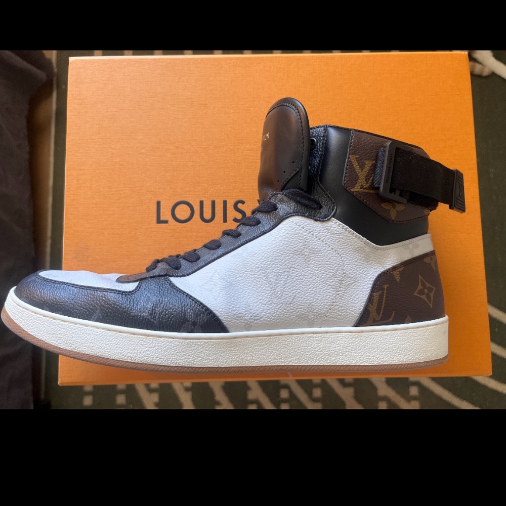 Men’s Louis Vuitton Shoes size 10